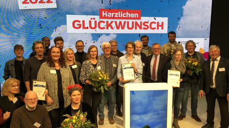 Das Bild zeigt die Preisverleihung in Berlin.