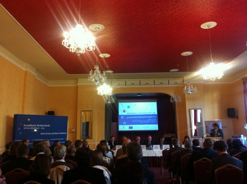 Das Bild zeigt den gefüllten Tagungssaal des Hotel Schloss Tangermünde während des dritten Zukunftsdialoges am 14.11.2012, Foto: IB