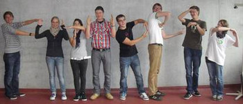 Das Bild zeigt Schülerinnen und Schüler (Teilnehmer des Schülerbusinessplanwettbewerbs). Foto: futur.ego